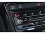 Volkswagen T-Roc 1.5 TSI R-Line Black Style LED grill, Adaptive cruise, Ergo active + Massage, IQ Light, Afn. trekhaak,  Camera