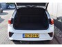 Volkswagen T-Roc 1.5 TSI R-Line Black Style LED grill, Adaptive cruise, Ergo active + Massage, IQ Light, Afn. trekhaak,  Camera