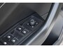 Volkswagen T-Roc 1.5 TSI R-Line Black Style LED grill, Adaptive cruise, Ergo active + Massage, IQ Light, Afn. trekhaak,  Camera