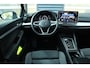 Volkswagen Golf 1.5 eHybrid 204pk Life Edition | SoH 100% | Panoramadak | Trekhaak |