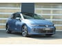 Volkswagen Golf 1.5 eHybrid 204pk Life Edition | SoH 100% | Panoramadak | Trekhaak |