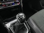 Volkswagen T-Roc 1.0 TSI R-Line | Apple carplay | Ergo stoel | Navi | Camera | IQ-light | Privacy | Dakrail | Stoelverwarm.