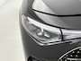 Mercedes-Benz CLA Shooting Brake 200 Business Solution AMG | Premium pakket | Nightpakket | Parkeerpakket | Trekhaak | Vast panoramadak | Massage functie | 19" vijf dubbelspaaks lichtmetalen AMG-velgen |