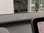 Volvo EX30 P5 Long Range Plus Black Edition Europa 69 kWh | Onyx Black Metallic | Black interieur | 19 inch lichtmetalen velgen | Harman Kardon audio | Adaptieve Cruise Control | Elektrisch verstelbare voorstoelen | Stoel- & stuurwielverwarming