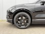Volvo EX30 P5 Long Range Plus Black Edition Europa 69 kWh | Onyx Black Metallic | Black interieur | 19 inch lichtmetalen velgen | Harman Kardon audio | Adaptieve Cruise Control | Elektrisch verstelbare voorstoelen | Stoel- & stuurwielverwarming