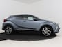 Toyota C-HR / C-HR+ 2.0 Hybrid First Edition | Dealer onderhouden | Bruin Leder | JBL | Dodehoek detectie | Stoelverwarming | Full LED verlichting | Navigatie | Apple CarPlay/Android Auto | Cruise Control Adaptive |