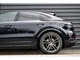 Porsche Cayenne Coupé 3.0 E-Hybrid Sport Chrono | Pano | 360 Camera | 21'' Wielen | Luchtvering | Stuurverwarming |  Stoel + Achterbankverwarming | LED Achterlichten donker |