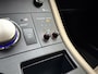 Lexus CT 200h Luxury Line | Leer | Adaptieve cruise control | Verw voorstoelen | 17'' LM all weatherbanden