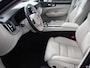 Volvo XC60 2.0 T6 Plug-in hybrid AWD Ultra Bright Climate control Adaptieve cruise control Navigatie Panoramadak Trekhaak Parkeersensoren 360* camera Voorstoelen verwarmd  Apple Carplay/ Android auto