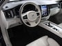 Volvo XC60 2.0 T6 Plug-in hybrid AWD Ultra Bright Climate control Adaptieve cruise control Navigatie Panoramadak Trekhaak Parkeersensoren 360* camera Voorstoelen verwarmd  Apple Carplay/ Android auto
