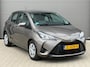 Toyota Yaris 1.0 VVT-i Active | Dealer onderh.| Trekhaak | Camera | All Season | NL auto