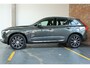 Volvo XC60 T8 Twin Engine AWD Inscription | Semi-Electrische bedienbare Trekhaak  | Parkeerverwarming | Keyless Drive | Adaptieve Cruise Control | Premium Audio by Harman Kardon | Panoramadak | Head-Up Display | Electrische bedienbare voorstoelen |