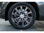 Volvo XC60 T8 Twin Engine AWD Inscription | Semi-Electrische bedienbare Trekhaak  | Parkeerverwarming | Keyless Drive | Adaptieve Cruise Control | Premium Audio by Harman Kardon | Panoramadak | Head-Up Display | Electrische bedienbare voorstoelen |