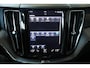 Volvo XC60 T8 Twin Engine AWD Inscription | Semi-Electrische bedienbare Trekhaak  | Parkeerverwarming | Keyless Drive | Adaptieve Cruise Control | Premium Audio by Harman Kardon | Panoramadak | Head-Up Display | Electrische bedienbare voorstoelen |