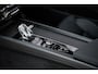 Volvo XC60 2.0 T8 Plug-in hybrid AWD Ultra Black Edition Executive | Luchtvering | 22" | Gelamineerd Glas | Bowers & Wilkins | Stoelmassage & Ventilatie | Stoel & Stuurverwarming | 360 Camera | Pilot Assist | BLIS |