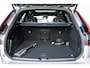 Volvo XC60 2.0 T8 Plug-in hybrid AWD Ultra Black Edition Executive | Luchtvering | 22" | Gelamineerd Glas | Bowers & Wilkins | Stoelmassage & Ventilatie | Stoel & Stuurverwarming | 360 Camera | Pilot Assist | BLIS |