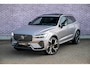Volvo XC60 2.0 T8 Plug-in hybrid AWD Ultra Black Edition Executive | Luchtvering | 22" | Gelamineerd Glas | Bowers & Wilkins | Stoelmassage & Ventilatie | Stoel & Stuurverwarming | 360 Camera | Pilot Assist | BLIS |