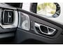 Volvo XC60 2.0 T8 Plug-in hybrid AWD Ultra Black Edition Executive | Luchtvering | 22" | Gelamineerd Glas | Bowers & Wilkins | Stoelmassage & Ventilatie | Stoel & Stuurverwarming | 360 Camera | Pilot Assist | BLIS |