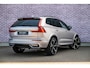 Volvo XC60 2.0 T8 Plug-in hybrid AWD Ultra Black Edition Executive | Luchtvering | 22" | Gelamineerd Glas | Bowers & Wilkins | Stoelmassage & Ventilatie | Stoel & Stuurverwarming | 360 Camera | Pilot Assist | BLIS |