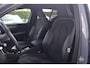Volvo XC40 T4 Recharge R-Design | Stoelverwarming | Parkeercamera | H/K | Glossy Black | Keyless