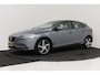 Volvo V40 1.5 T3 Inscription | Trekhaak | Dealer Ond. | Keyless Entry/Start | Stoelverwarming V+A | Navigatie | Adap Cruise | Blis