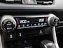 Toyota RAV4 2.5 Hybrid Style | BTW voertuig | Stoelverwarming | Parkeersensoren voor+achter | Elektrische achterklep | Draadloze telefoonlader | Navigatie | Apple CarPlay/Amdroid auto |