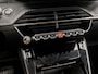 Peugeot 2008 1.2 PureTech Allure Sport 131Pk Automaat (APPLE CARPLAY, GROOT NAVI, LEDER, GETINT GLAS, SPORTSTOELEN, KEYLESS, LANE ASSIST, NIEUWSTAAT)