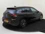 Volkswagen Golf 1.5 eTSI Oranje Edition | Keyless | Achteruitrijcamera | Navigatie | Adaptieve cruise control | CarPlay | Draadloze telefoonlader |