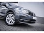 Volkswagen Tiguan 1.5 TSI Life | 'App-Connect' draadloze smartphone integratie | Achteruitrijcamera | Audio-navigatiesysteem Discover Media Streaming & Internet (Touchscreen, Bluetooth, USB)