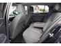 Volkswagen Golf 1.5 eHybrid 204pk Life Edition | SOH 100 % | Trekhaak | Panoramadak