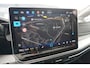Volkswagen Golf 1.5 eHybrid 204pk Life Edition | SOH 100 % | Trekhaak | Panoramadak