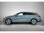 Mercedes-Benz CLA Shooting Brake 250+ Business Solution 85 kWh | Warmtewerend, donkergetint glas | Smartphone integratie | Massagefunctie | Vast panoramadak | 18 inch zes-dubbelspaaks velgen |