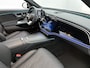 Mercedes-Benz E-klasse 300 e Business Solution AMG | Premium pakket | Panoramaschuifdak | Trekhaak | Lederpakket | Winterpakket | Nightpakket | Stoelventilatie/- verwarming voor | 20 inch AMG velgen |