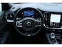 Volvo V60 2.0 T8 Plug-in hybrid AWD Plus Dark | Apple carplay / Android auto | Elektrisch inklapbare trekhaak | Verwarmde voorruit | 360 graden camera | Electronic climate control | Lederen bekleding | 18" lichtmetalen velgen | Voorstoelen en achterbank verwarmd |