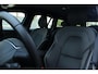 Volvo V60 2.0 T8 Plug-in hybrid AWD Plus Dark | Apple carplay / Android auto | Elektrisch inklapbare trekhaak | Verwarmde voorruit | 360 graden camera | Electronic climate control | Lederen bekleding | 18" lichtmetalen velgen | Voorstoelen en achterbank verwarmd |