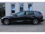 Volvo V60 2.0 T8 Plug-in hybrid AWD Plus Dark | Apple carplay / Android auto | Elektrisch inklapbare trekhaak | Verwarmde voorruit | 360 graden camera | Electronic climate control | Lederen bekleding | 18" lichtmetalen velgen | Voorstoelen en achterbank verwarmd |