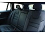 Volvo V60 2.0 T8 Plug-in hybrid AWD Plus Dark | Apple carplay / Android auto | Elektrisch inklapbare trekhaak | Verwarmde voorruit | 360 graden camera | Electronic climate control | Lederen bekleding | 18" lichtmetalen velgen | Voorstoelen en achterbank verwarmd |
