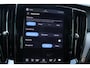 Volvo V60 2.0 T8 Plug-in hybrid AWD Plus Dark | Apple carplay / Android auto | Elektrisch inklapbare trekhaak | Verwarmde voorruit | 360 graden camera | Electronic climate control | Lederen bekleding | 18" lichtmetalen velgen | Voorstoelen en achterbank verwarmd |