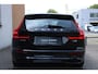 Volvo V60 2.0 T8 Plug-in hybrid AWD Plus Dark | Apple carplay / Android auto | Elektrisch inklapbare trekhaak | Verwarmde voorruit | 360 graden camera | Electronic climate control | Lederen bekleding | 18" lichtmetalen velgen | Voorstoelen en achterbank verwarmd |