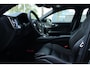 Volvo V60 2.0 T8 Plug-in hybrid AWD Plus Dark | Apple carplay / Android auto | Elektrisch inklapbare trekhaak | Verwarmde voorruit | 360 graden camera | Electronic climate control | Lederen bekleding | 18" lichtmetalen velgen | Voorstoelen en achterbank verwarmd |