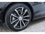 Volvo V60 2.0 T8 Plug-in hybrid AWD Plus Dark | Apple carplay / Android auto | Elektrisch inklapbare trekhaak | Verwarmde voorruit | 360 graden camera | Electronic climate control | Lederen bekleding | 18" lichtmetalen velgen | Voorstoelen en achterbank verwarmd |