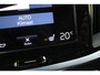 Volvo S60 B3 Automaat R-Design | Black Edition Emblemen | Schuif/Kanteldak | Parkeercamera | Parkeerverwarming | BLIS | Parkeersensoren voor + achter | 19'' Lichtmetalen velgen | Adaptive Cruise & Pilot Assist | Stoelverwarming |