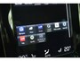 Volvo S60 B3 Automaat R-Design | Black Edition Emblemen | Schuif/Kanteldak | Parkeercamera | Parkeerverwarming | BLIS | Parkeersensoren voor + achter | 19'' Lichtmetalen velgen | Adaptive Cruise & Pilot Assist | Stoelverwarming |
