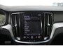 Volvo S60 B3 Automaat R-Design | Black Edition Emblemen | Schuif/Kanteldak | Parkeercamera | Parkeerverwarming | BLIS | Parkeersensoren voor + achter | 19'' Lichtmetalen velgen | Adaptive Cruise & Pilot Assist | Stoelverwarming |