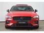 Volvo S60 B3 Automaat R-Design | Black Edition Emblemen | Schuif/Kanteldak | Parkeercamera | Parkeerverwarming | BLIS | Parkeersensoren voor + achter | 19'' Lichtmetalen velgen | Adaptive Cruise & Pilot Assist | Stoelverwarming |