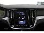 Volvo S60 B3 Automaat R-Design | Black Edition Emblemen | Schuif/Kanteldak | Parkeercamera | Parkeerverwarming | BLIS | Parkeersensoren voor + achter | 19'' Lichtmetalen velgen | Adaptive Cruise & Pilot Assist | Stoelverwarming |