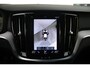 Volvo S60 B3 Automaat R-Design | Black Edition Emblemen | Schuif/Kanteldak | Parkeercamera | Parkeerverwarming | BLIS | Parkeersensoren voor + achter | 19'' Lichtmetalen velgen | Adaptive Cruise & Pilot Assist | Stoelverwarming |