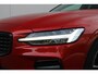 Volvo S60 B3 Automaat R-Design | Black Edition Emblemen | Schuif/Kanteldak | Parkeercamera | Parkeerverwarming | BLIS | Parkeersensoren voor + achter | 19'' Lichtmetalen velgen | Adaptive Cruise & Pilot Assist | Stoelverwarming |