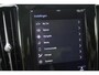 Volvo S60 B3 Automaat R-Design | Black Edition Emblemen | Schuif/Kanteldak | Parkeercamera | Parkeerverwarming | BLIS | Parkeersensoren voor + achter | 19'' Lichtmetalen velgen | Adaptive Cruise & Pilot Assist | Stoelverwarming |