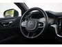 Volvo S60 B3 Automaat R-Design | Black Edition Emblemen | Schuif/Kanteldak | Parkeercamera | Parkeerverwarming | BLIS | Parkeersensoren voor + achter | 19'' Lichtmetalen velgen | Adaptive Cruise & Pilot Assist | Stoelverwarming |